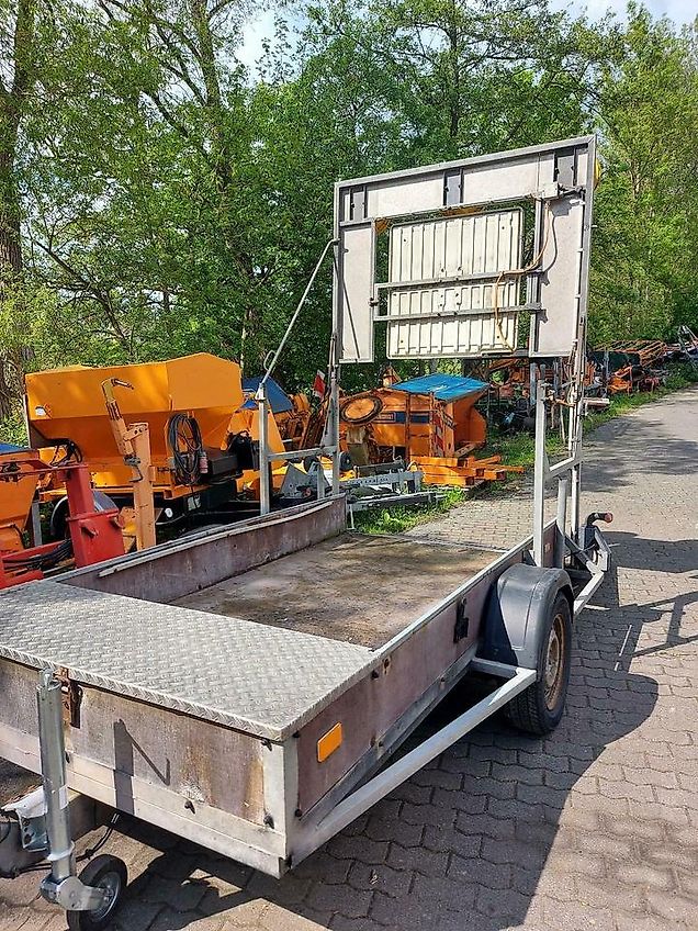 Sperrwand Sperrtafel Nissen Absperrtafel VZ616 Verkehrssicherung